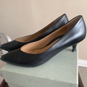 Vionic Josie kitten heel